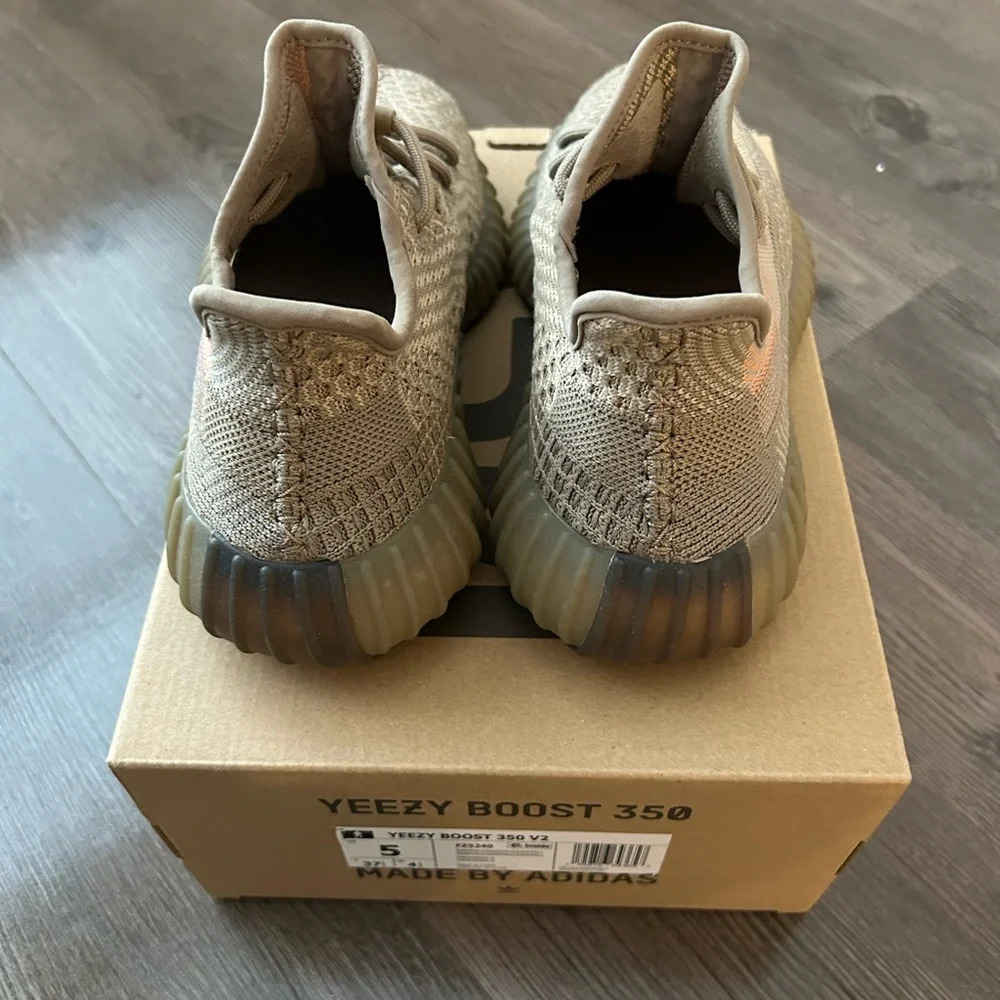 Adidas Yeezy Boost 350 V2 Sand Taupe size 5 - Picture 2 of 10